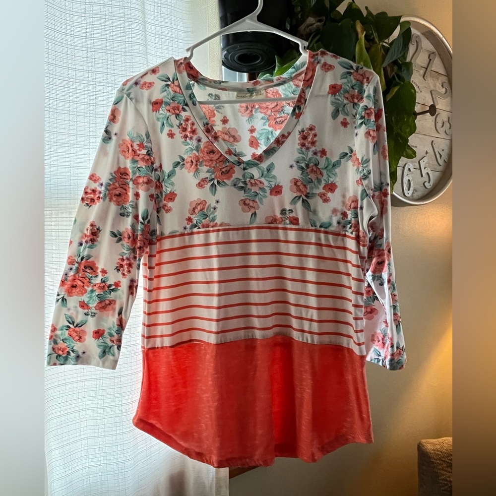 Medium, COMFORTABLE, Floral/Stripes Shirt